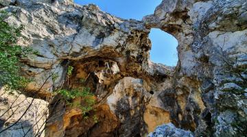 Strázsa-hegyi barlang, Esztergom
